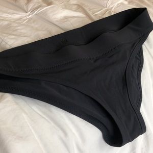 Lululemon black sporty adjustable bikini bottom